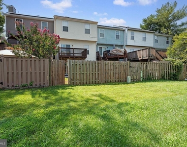 2406 Rosecroft Court - Photo Thumbnail 32