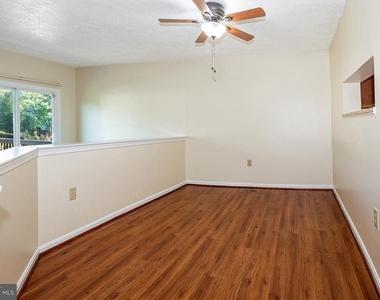 2406 Rosecroft Court - Photo Thumbnail 7