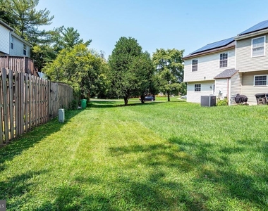 2406 Rosecroft Court - Photo Thumbnail 33