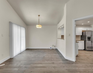 12312 Yarmont Way - Photo Thumbnail 33