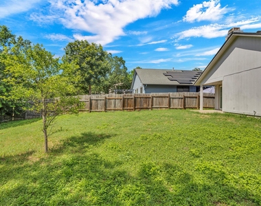 12312 Yarmont Way - Photo Thumbnail 31