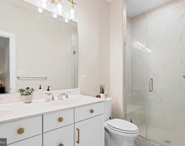106 Albany Place - Photo Thumbnail 7