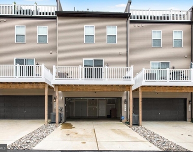 106 Albany Place - Photo Thumbnail 10