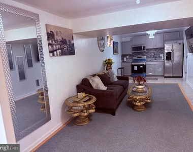 811 Falls Lake Drive - Photo Thumbnail 11