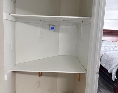 811 Falls Lake Drive - Photo Thumbnail 7