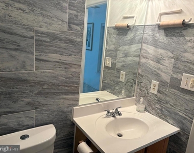 811 Falls Lake Drive - Photo Thumbnail 8