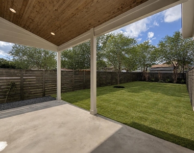 7104 Blessing Ave - Photo Thumbnail 2
