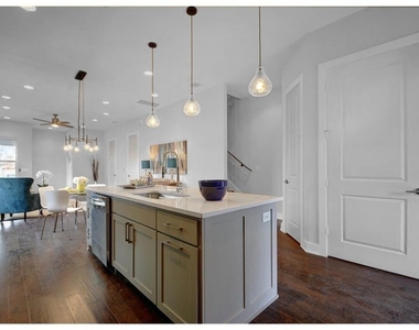 7104 Blessing Ave - Photo Thumbnail 5