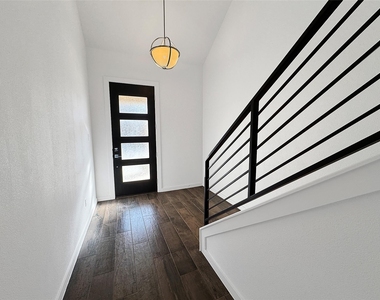 1245 Westborough Ln - Photo Thumbnail 3