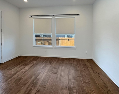 1245 Westborough Ln - Photo Thumbnail 9