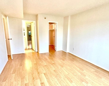 7401 Westlake Terrace - Photo Thumbnail 24
