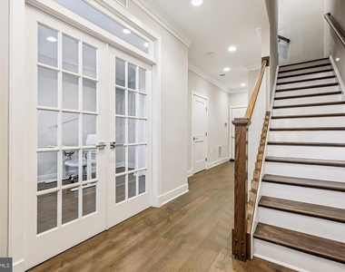10340 Grosvenor Place - Photo Thumbnail 5