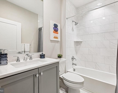 10340 Grosvenor Place - Photo Thumbnail 20