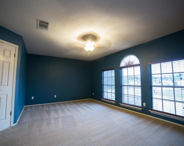 3109 Sauls Dr - Photo Thumbnail 9