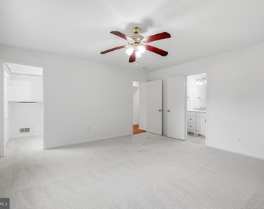 12027 Devilwood Drive - Photo Thumbnail 20
