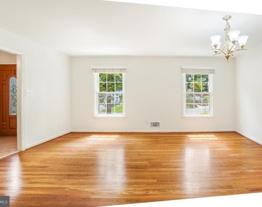 12027 Devilwood Drive - Photo Thumbnail 4