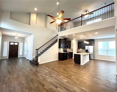 3240 E Whitestone Blvd - Photo Thumbnail 1