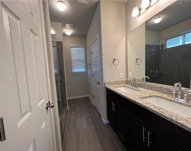 3240 E Whitestone Blvd - Photo Thumbnail 6