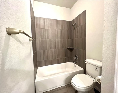 3240 E Whitestone Blvd - Photo Thumbnail 12