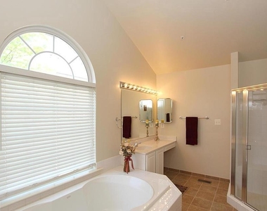 537 Longhorn Crescent - Photo Thumbnail 7