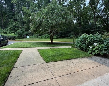 7572 Spring Lake Drive - Photo Thumbnail 12