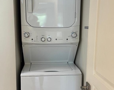 7111 Woodmont Avenue - Photo Thumbnail 10