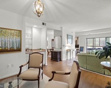 3005 S Leisure World Boulevard - Photo Thumbnail 7