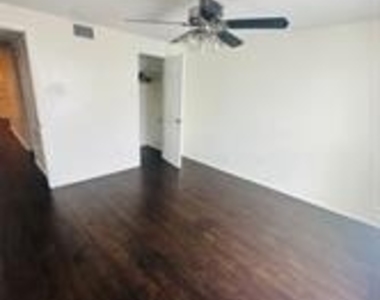 2401 Leon St - Photo Thumbnail 14