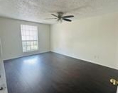 2401 Leon St - Photo Thumbnail 16