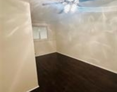 2401 Leon St - Photo Thumbnail 8