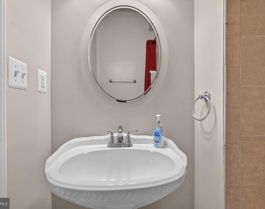 501 Hungerford Drive - Photo Thumbnail 29