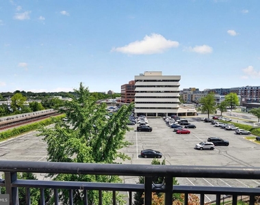 501 Hungerford Drive - Photo Thumbnail 34