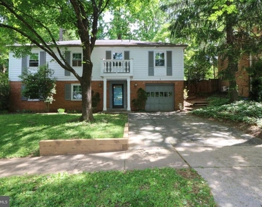 6703 Rannoch Road - Photo Thumbnail 3