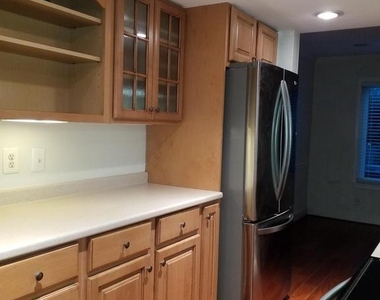 9516 Tippett Lane - Photo Thumbnail 5