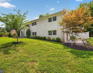 1604 Martha Terrace - Photo Thumbnail 2