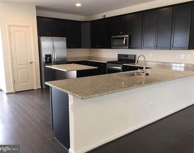 7770 Dagny Way - Photo Thumbnail 18