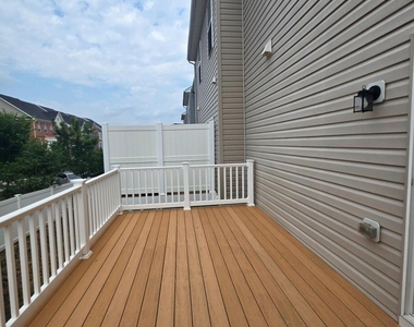 7770 Dagny Way - Photo Thumbnail 20
