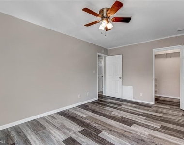 5915 Tamar Drive - Photo Thumbnail 24