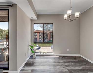 5915 Tamar Drive - Photo Thumbnail 12