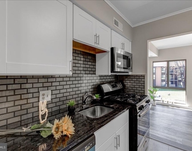 5915 Tamar Drive - Photo Thumbnail 18