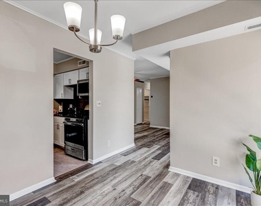 5915 Tamar Drive - Photo Thumbnail 11