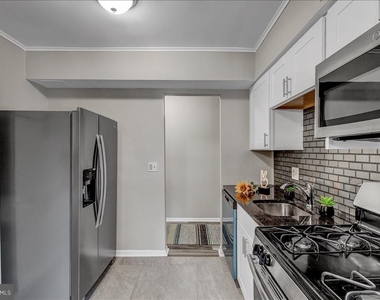 5915 Tamar Drive - Photo Thumbnail 15