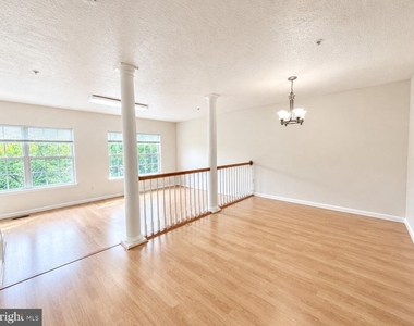 3335 Hollow Court - Photo Thumbnail 6