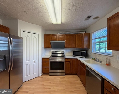 3335 Hollow Court - Photo Thumbnail 2