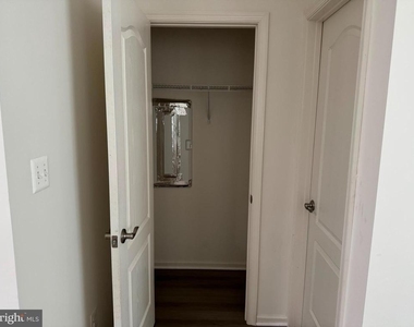 7807 Cherrel Brooks Way - Photo Thumbnail 27