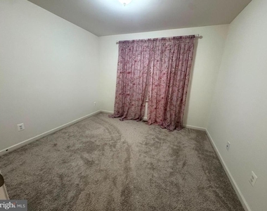 7807 Cherrel Brooks Way - Photo Thumbnail 12