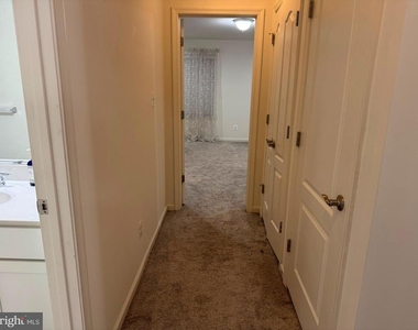7807 Cherrel Brooks Way - Photo Thumbnail 17