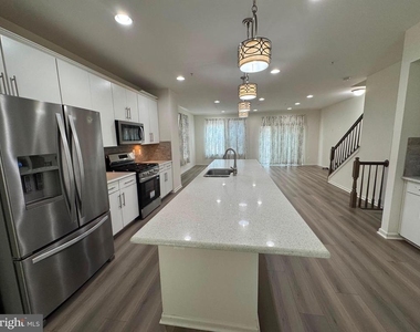7807 Cherrel Brooks Way - Photo Thumbnail 7