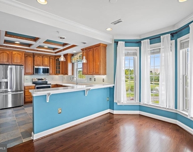 4700 Water Park Drive - Photo Thumbnail 12