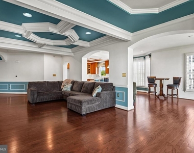 4700 Water Park Drive - Photo Thumbnail 9
